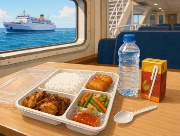 Makanan di KM Kelud. (Ilustrasi AI)