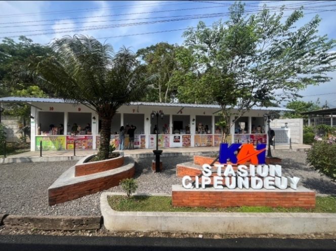 
 Mobilitas Meningkat, KAI Perluas Akses Usaha bagi UMK di Area Stasiun