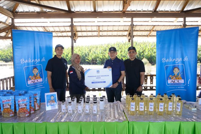 
 Astra Credit Companies Tanam Mangrove di Pontianak