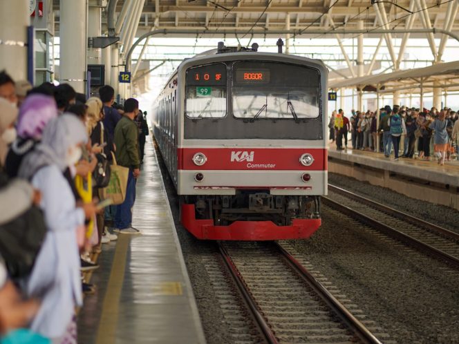 
 KAI Commuter Ajak Masyarakat Beralih ke KRL untuk Tekan Emisi Karbon