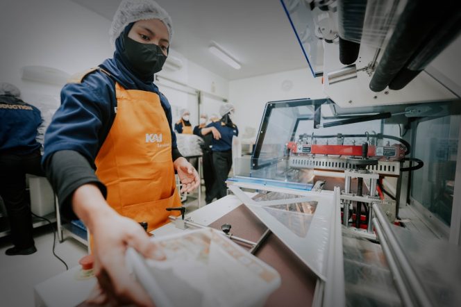 
 KAI Services Kantongi Sertifikasi ISO 22000, Jamin Keamanan Pangan Produk Kuliner