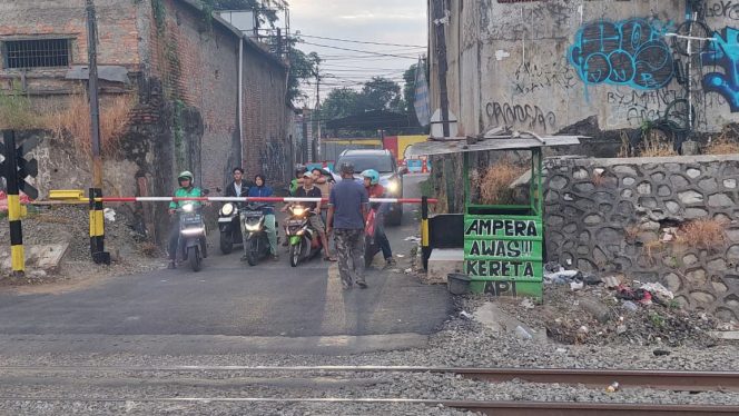 
 Palang Pintu Rel Sementara Dipasang di JPL 86, KAI Daop 1 Dorong Solusi Permanen