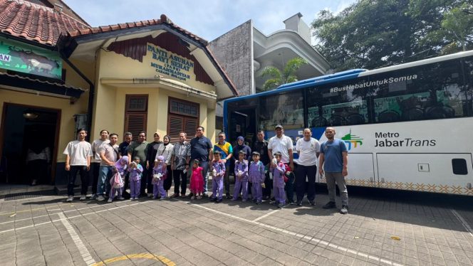 
 Peduli dan Berbagi, DAMRI Cabang Bandung Sambangi LKSA Panti Asuhan Bayi Sehat Kota Bandung