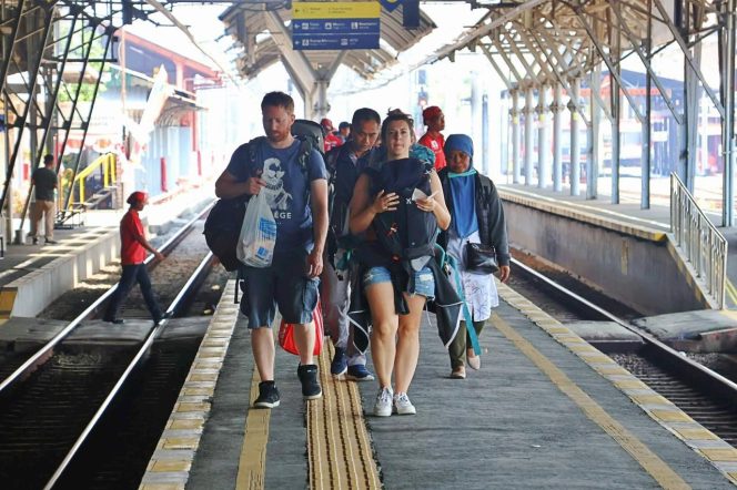 
 KAI: Ketertiban di Stasiun dan Perlintasan jadi Kesan Positif bagi Wisatawan Asing