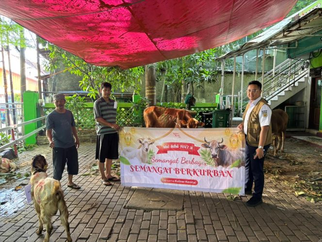 
 KAI Services Sembelih 21 Hewan Kurban di Jakarta dan Medan