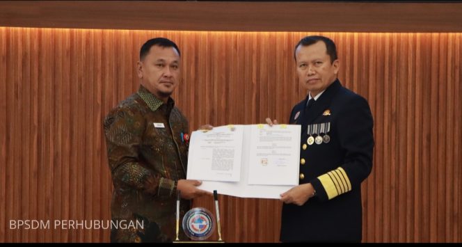 
 Kepala BPSDMP dengan salah satu perwakilan Pemda