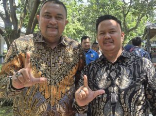 Ketua Bidang Perindustrian dan Perdagangan HIPMI Jabar Dede Saputra bersama Bupati Bogor Rudy Susmanto  