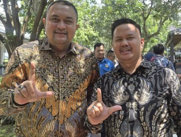 Ketua Bidang Perindustrian dan Perdagangan HIPMI Jabar Dede Saputra bersama Bupati Bogor Rudy Susmanto  