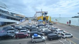 Suasnaa di Pelabuhan Penyeberangan