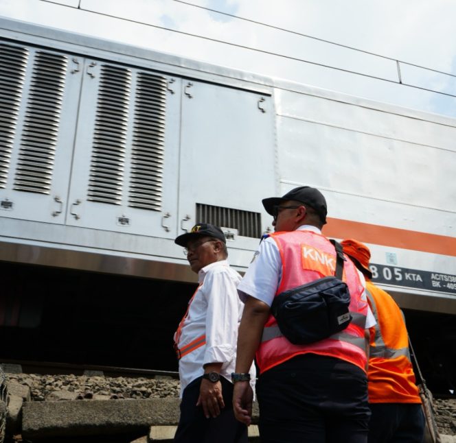 
 Invesrigasi kecelakaan KRL-KAJJ