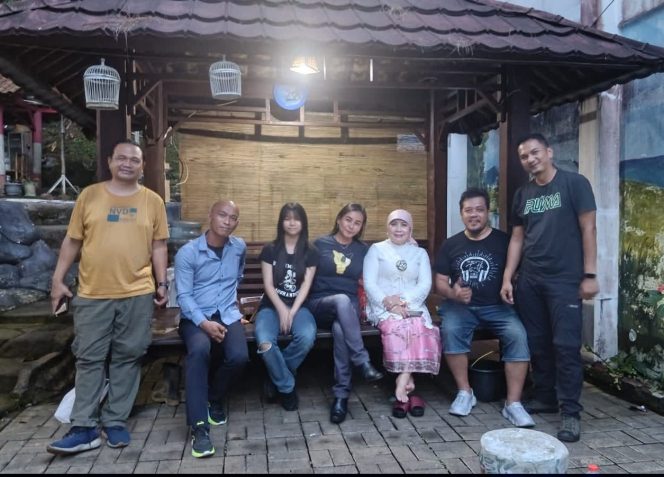 
 Catatan Halimah Munawir: Hidup Tak Selalu Lurus dan Sempurna