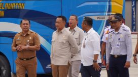 Dirjen Aan saat tinjau bus di terminal