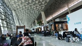 Penumpang di Bandara Soetta