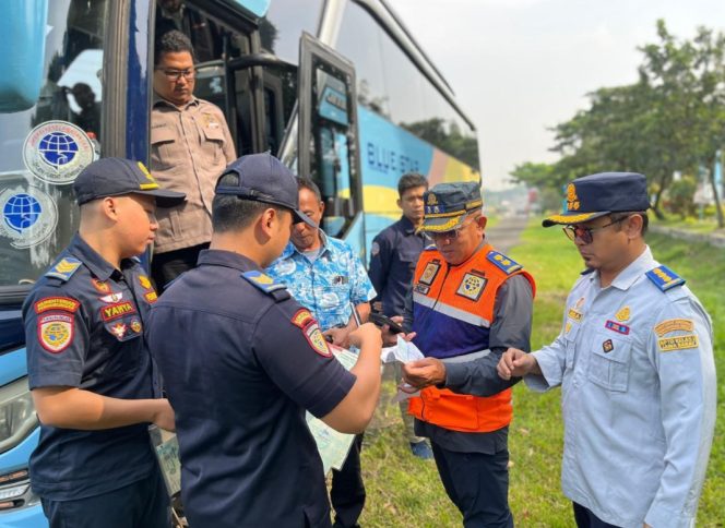 
 Ramp check bus di Bogor
