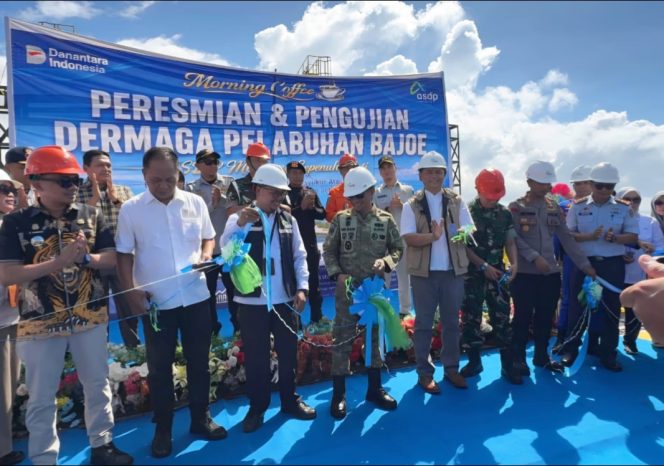 
 Peresmian Dermaga Bajoe