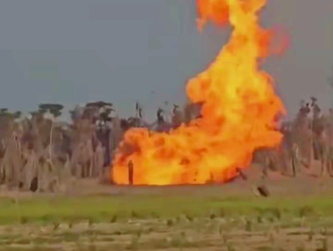 
 Pengeboran Gas Terbakar di Blang Rubek Buket Seuntang, Warga Aceh Utara Heboh