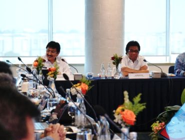 Dirjen Hubud, Wakil Komisi V DPR, dan Dirut AirNav Indonesia