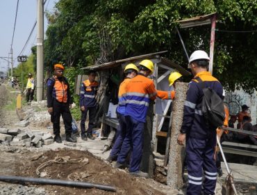 Pekerjaan penutupan perlintasan sebidang (ist)  