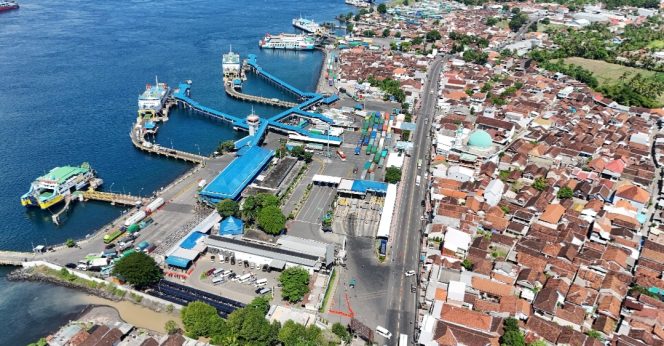 
 Perairan Selat Bali