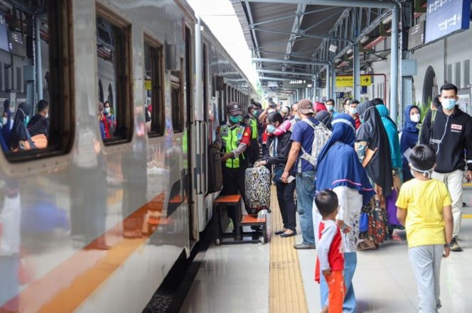 
 Puncak Arus Balik Libur Panjang, Penumpang KA Divre III Palembang Tembus 150 Persen