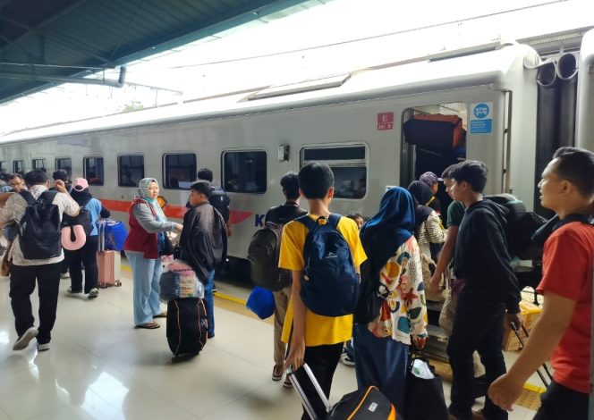 
 KAI Layani 554.407 Pelanggan Selama Tiga Hari Long Weekend Kenaikan Yesus Kristus