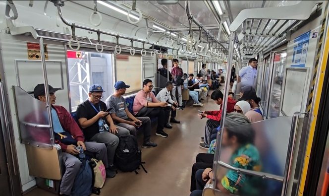 
 Operasional KRL Cikarang Berangsur Normal, Volume Penumpang Bekasi Timur Terus Meningkat