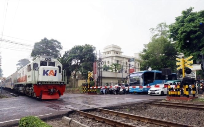 
 KAI Daop 1 Jakarta Perkuat Sinergi Lintas Sektor untuk Tingkatkan Keselamatan Perlintasan Sebidang