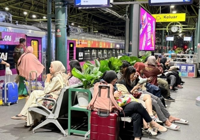 
 Penjualan Tiket KA Long Weekend Kenaikan Yesus Kristus Tembus 584 Ribu, Rute Wisata jadi Favorit