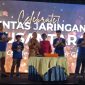 Direktur Utama PT LJN Kristoforus Hakim (kiri) bersama keluarga dan Direksi saat memotong kue ulang tahun perayaan selebrasi LJN ke 13 tahun di Luxus Grand Ballroom, Kemayoran, Jakarta saat pada Sabtu (23/5/2026).