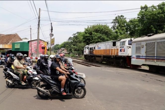 
 KAI Tutup 94 Perlintasan Sebidang Berisiko hingga Mei 2026: Pengguna Jalan Disiplin di Perlintasan Sebidang Saat Mobilitas Meningkat