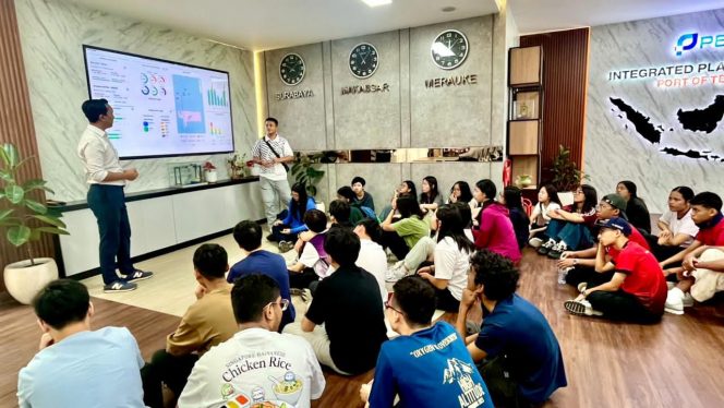 
 Terminal Teluk Lamong Jadi Destinasi Studi Queensway Secondary School Singapura tentang Green & Smart Port