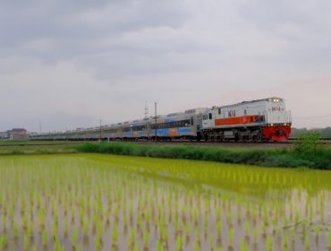 Kereta Api. (Ist)