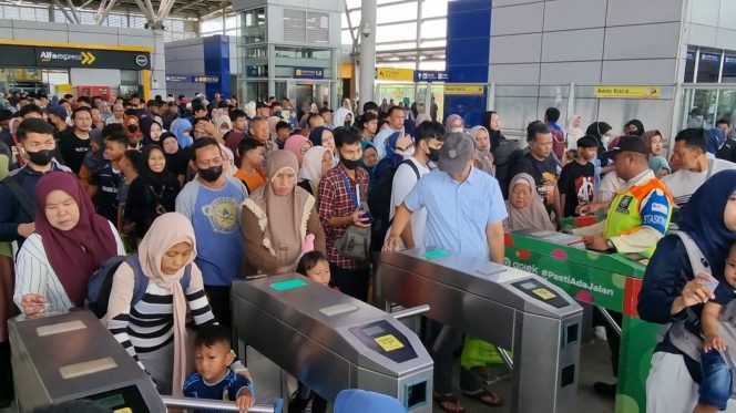 
 KAI Group Layani 166,15 Juta Pelanggan Urban Berbasis Listrik, Kurangi Emisi hingga 15.350 Ton CO₂e