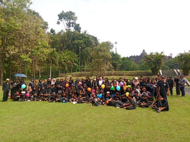 
 Hari Purbakala ke-113, Warga Borobudur Napak Tilas Sejarah dan Rawat Warisan Budaya