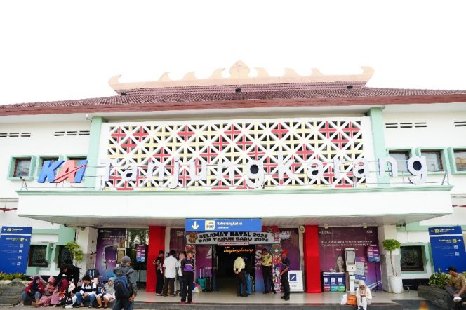 
 Lebih Seabad Rel Lampung, KAI Catat 498 Ribu Penumpang dan 11,44 Juta Ton Angkutan Barang