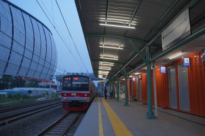 
 Stasiun JIS Resmi Beroperasi, Naik KRL Cuma Rp1 hingga 28 Juni