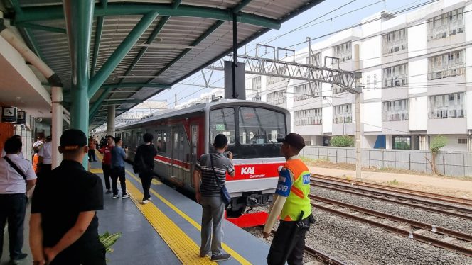 
 Stasiun JIS Layani Penumpang KRL, Angkut 2.000 Penumpang per Hari