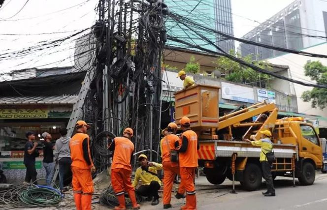 
 Kabel Pembunuh di Ibu Kota, Korban Berjatuhan Saat SJUT Masih Jadi Wacana