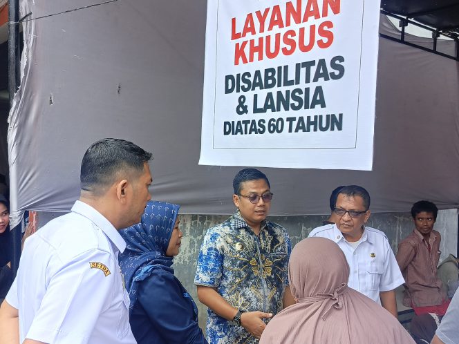 
 Walikota Langsa Tinjau Penyaluran Bantuan dan Tambah Fasilitas Demi Kenyamanan Warga Di Hari Kelima