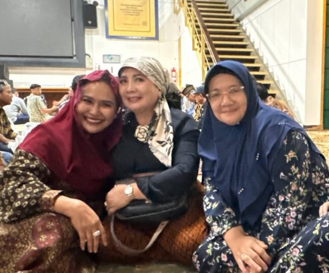 
 Catatan Halimah Munawir: Belajar Ketulusan dari Teteh Mulya di Tanah Suci