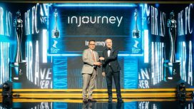 InJourney saat menerima penghargaan