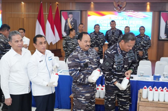 
 PELNI dan TNI AL