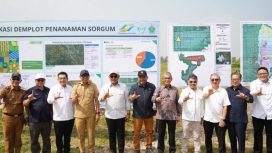 Wakil BKPM, Gubernur Lampung, dan Dirut PTPN I bersama jajaran