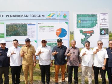 Wakil BKPM, Gubernur Lampung, dan Dirut PTPN I bersama jajaran