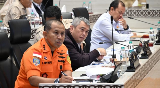 Menhub di Gedung DPR