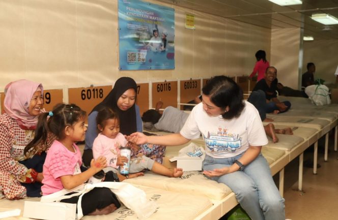 
 Sosok bersahaja pimpin PELNI 2022-2026 saat bersama penumpang kapal