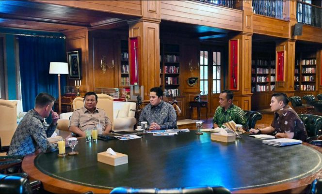 
 Presiden, Menpora, dan perwakilan FIFA di Bogor