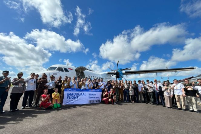 
 Peresmian penerbangan perdana FlyJaya rute Halim-Ketapang