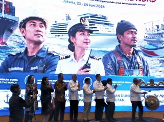 Wamenhub memukul gong, buka Maritim Career & Industry Expo 2026