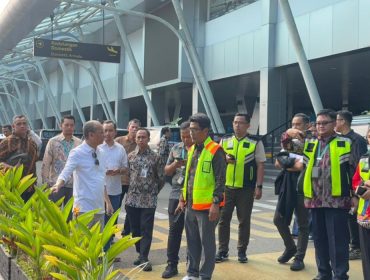 Peninjauan Bandara Husein Sastranegara, Bandung